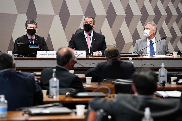 CPI ouve ex-diretor da Saúde acusado de pedir propina de US$ 1 por vacina